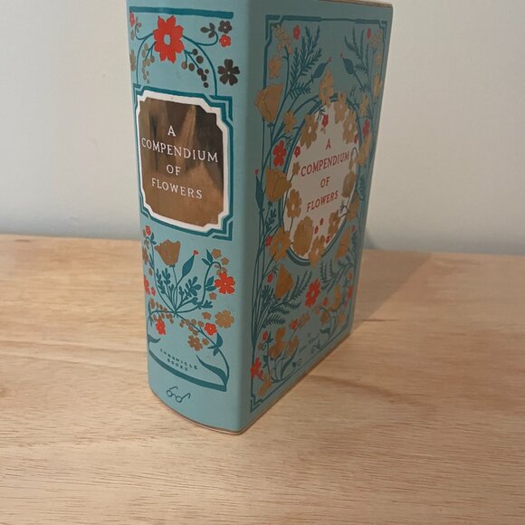 Bibliophile Vase: A Compendium of Flowers, Oscar Wilde quote, ceramic, colorful - Picture 8 of 8